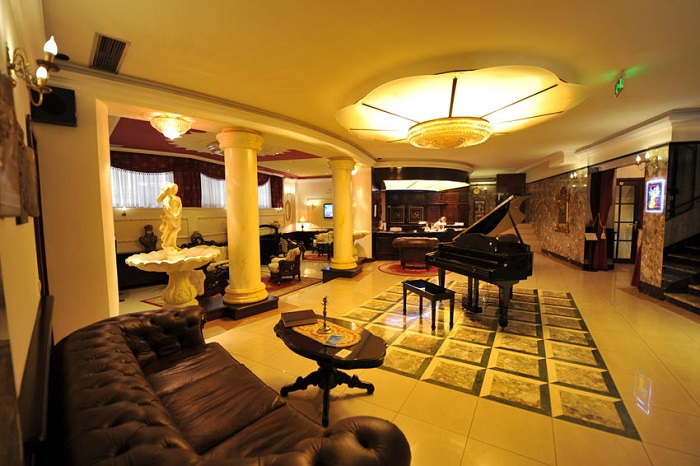 Queen’s Astoria Design 4